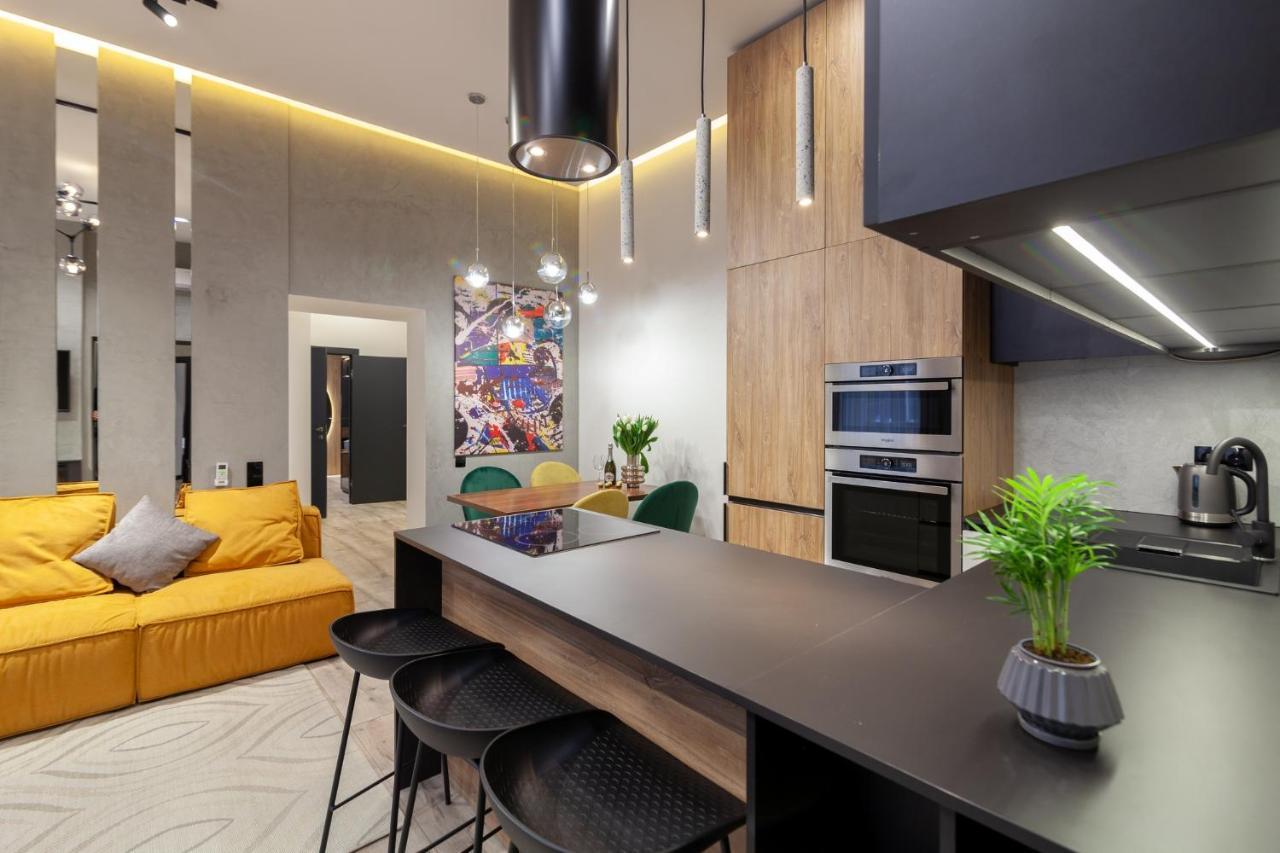 Royal Vip Apartment On Leontovicha 5 Lviv Exterior foto