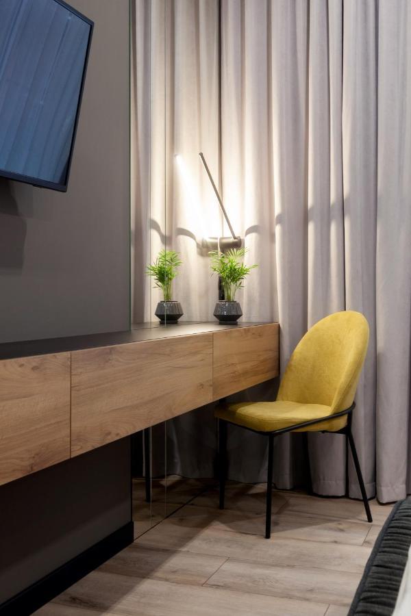 Royal Vip Apartment On Leontovicha 5 Lviv Exterior foto