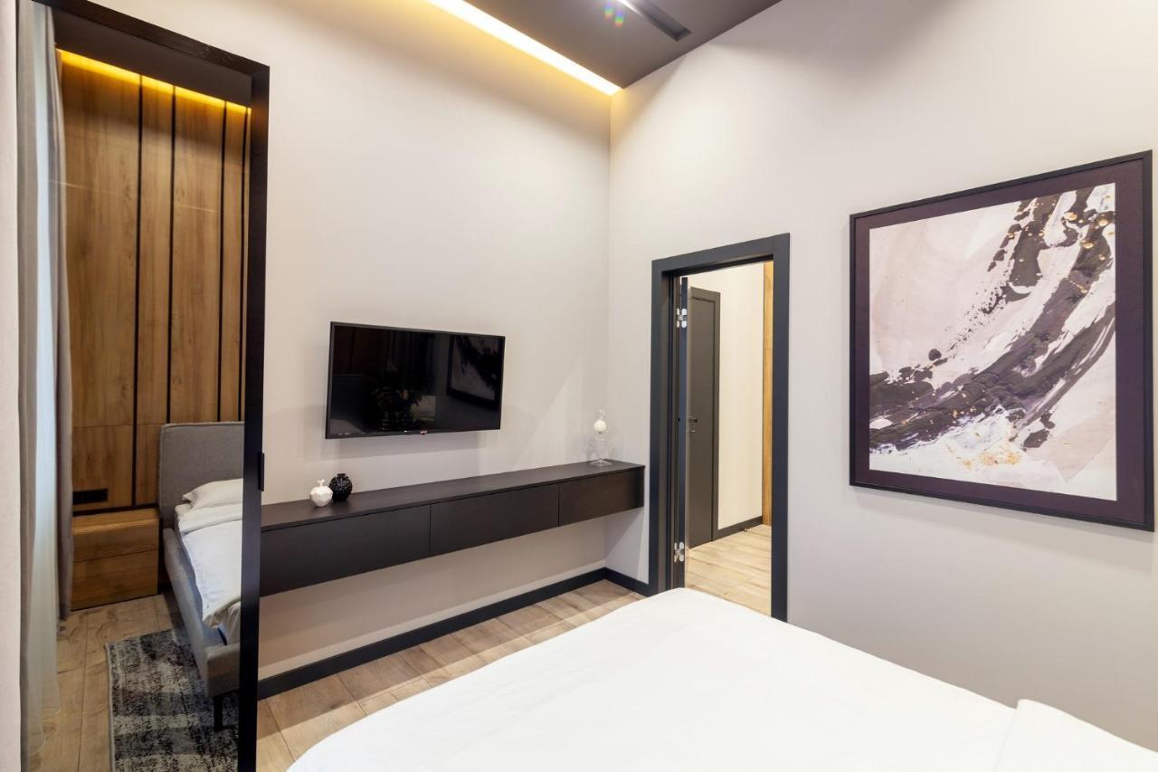 Royal Vip Apartment On Leontovicha 5 Lviv Exterior foto