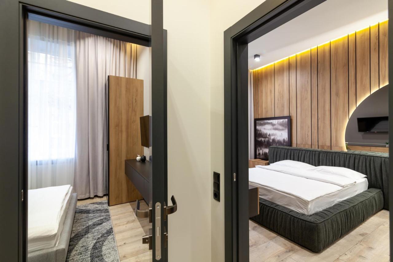 Royal Vip Apartment On Leontovicha 5 Lviv Exterior foto