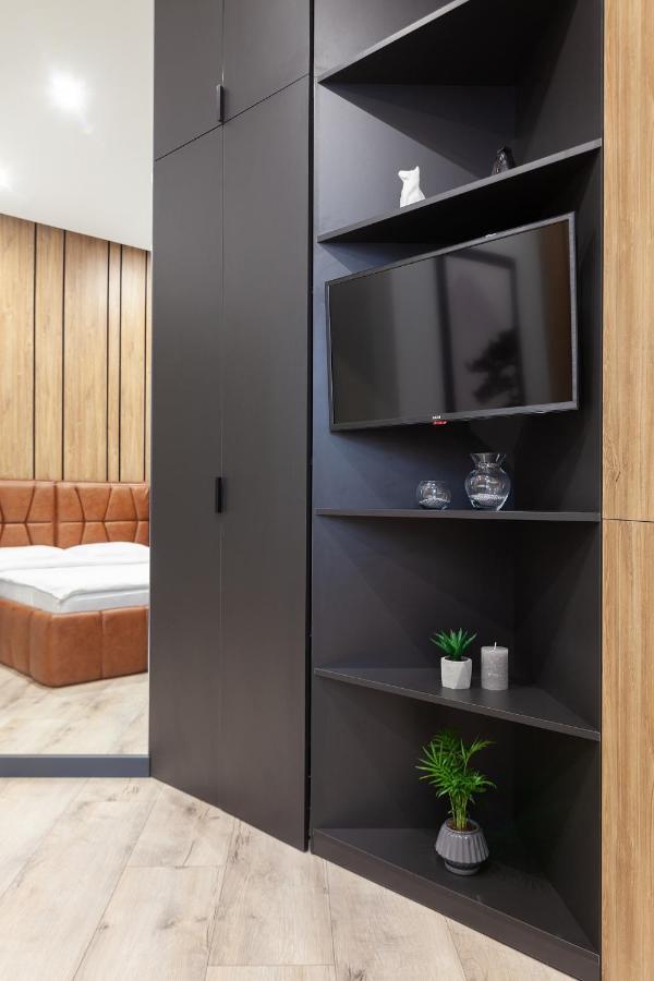 Royal Vip Apartment On Leontovicha 5 Lviv Exterior foto