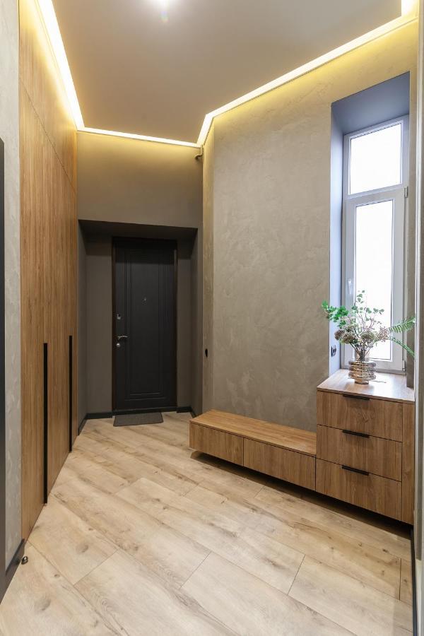 Royal Vip Apartment On Leontovicha 5 Lviv Exterior foto